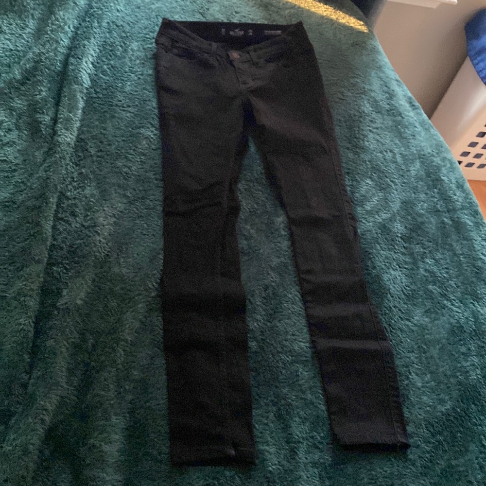 Hollister low rise super skinny jeans. Size 0s. W24 L28